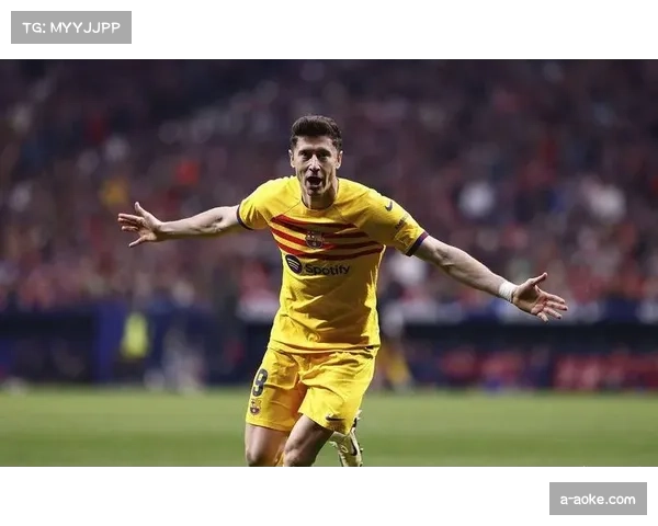 巴萨角球战术奏效 拉什福德助攻莱万头球破门